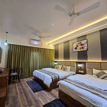 Hotel Fortune Ayodhya Exterior photo