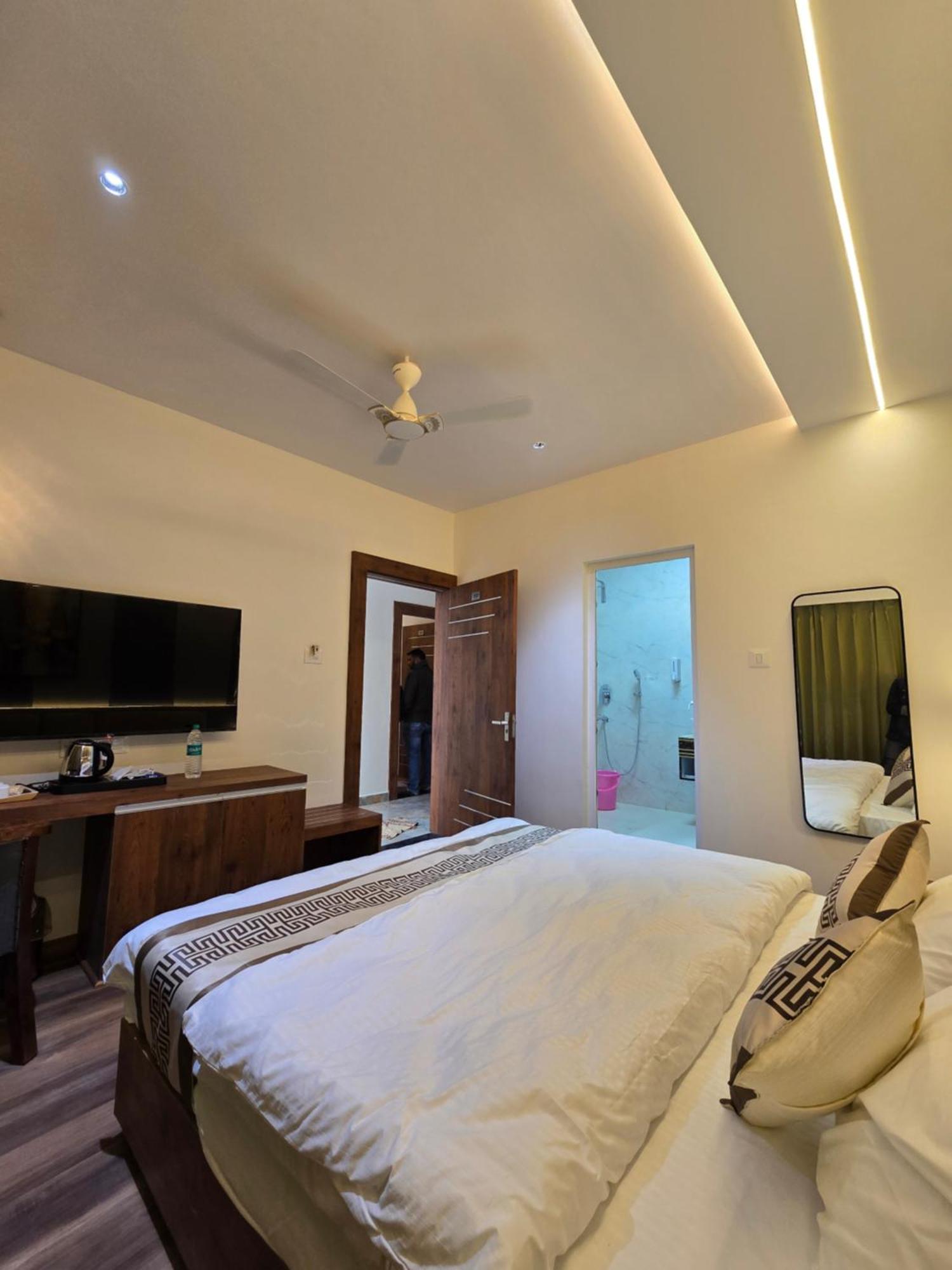 Hotel Fortune Ayodhya Exterior photo