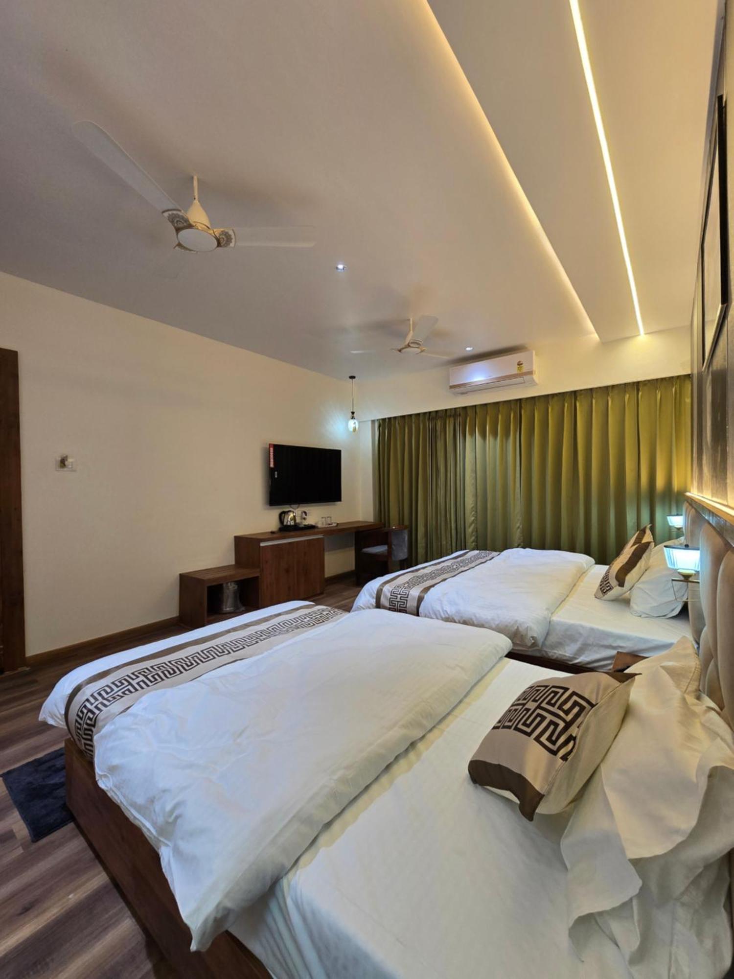 Hotel Fortune Ayodhya Exterior photo