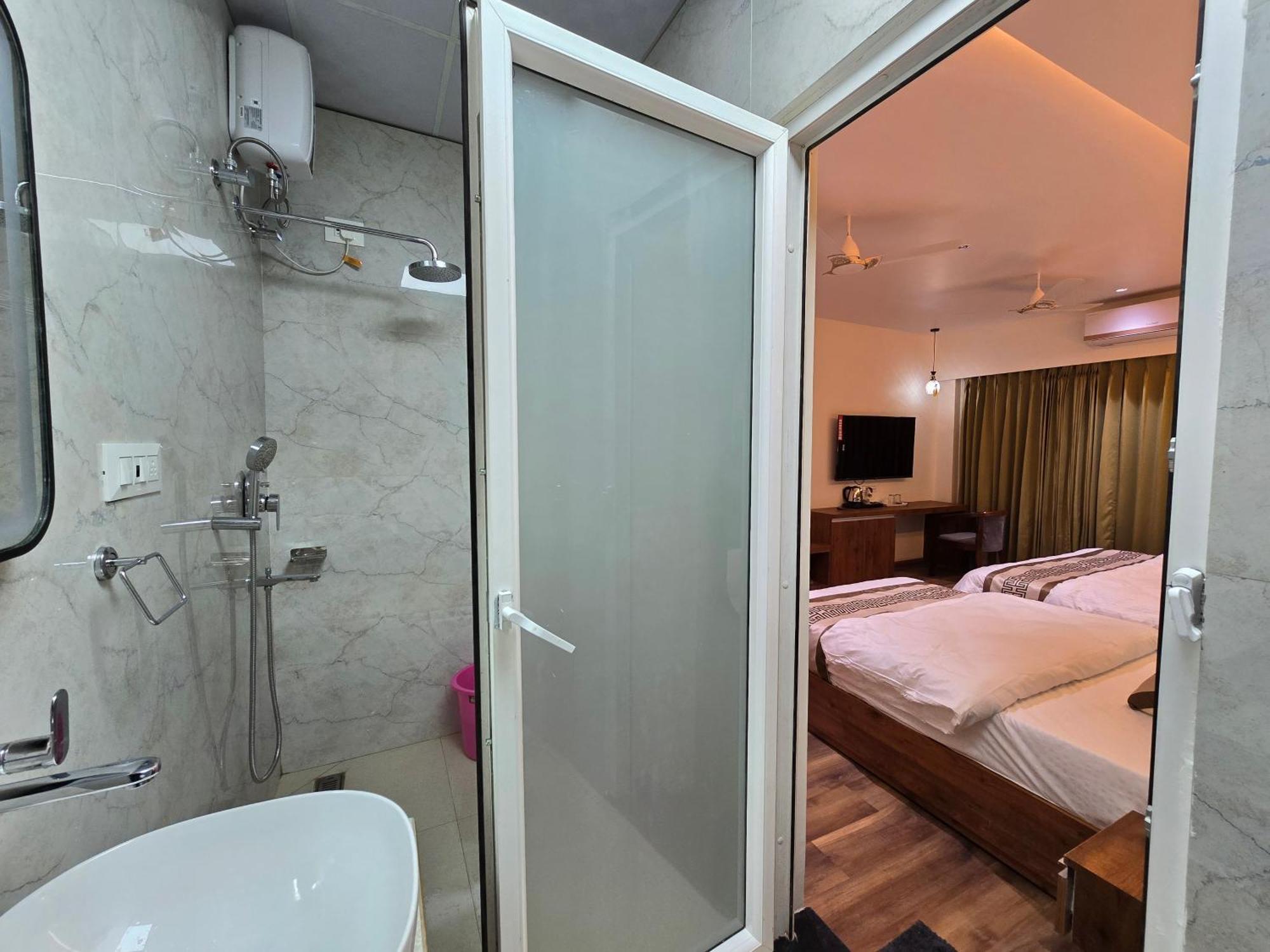 Hotel Fortune Ayodhya Exterior photo