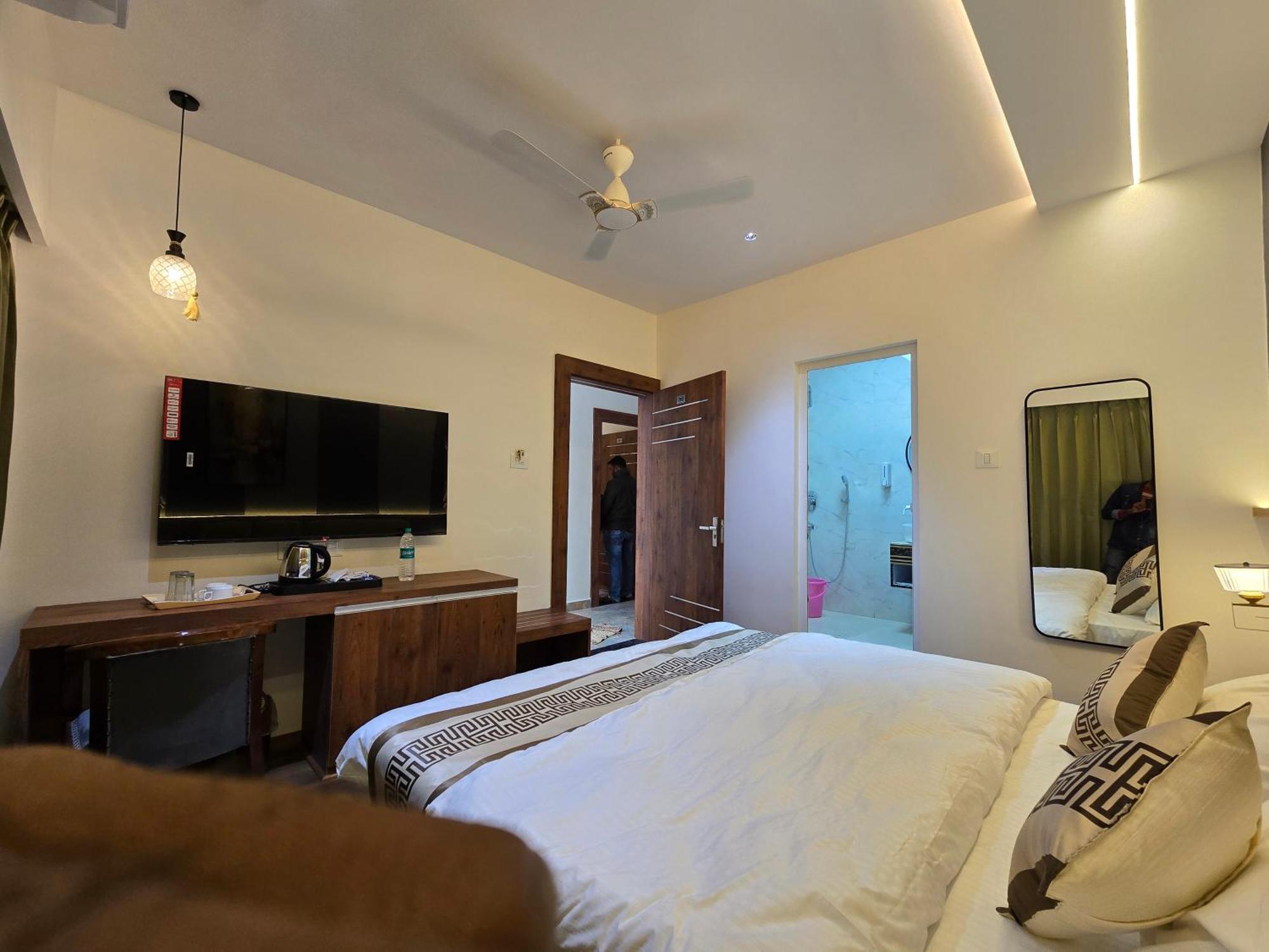 Hotel Fortune Ayodhya Exterior photo