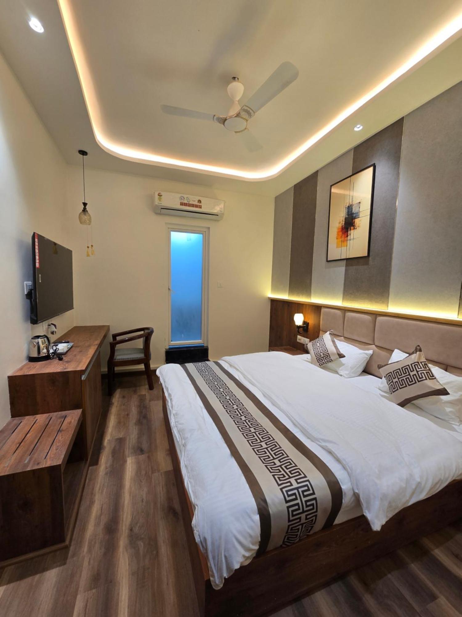 Hotel Fortune Ayodhya Exterior photo