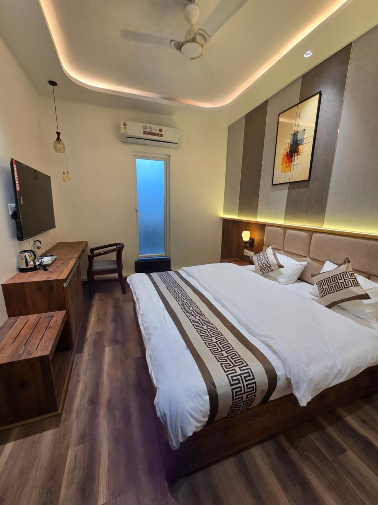 Hotel Fortune Ayodhya Exterior photo