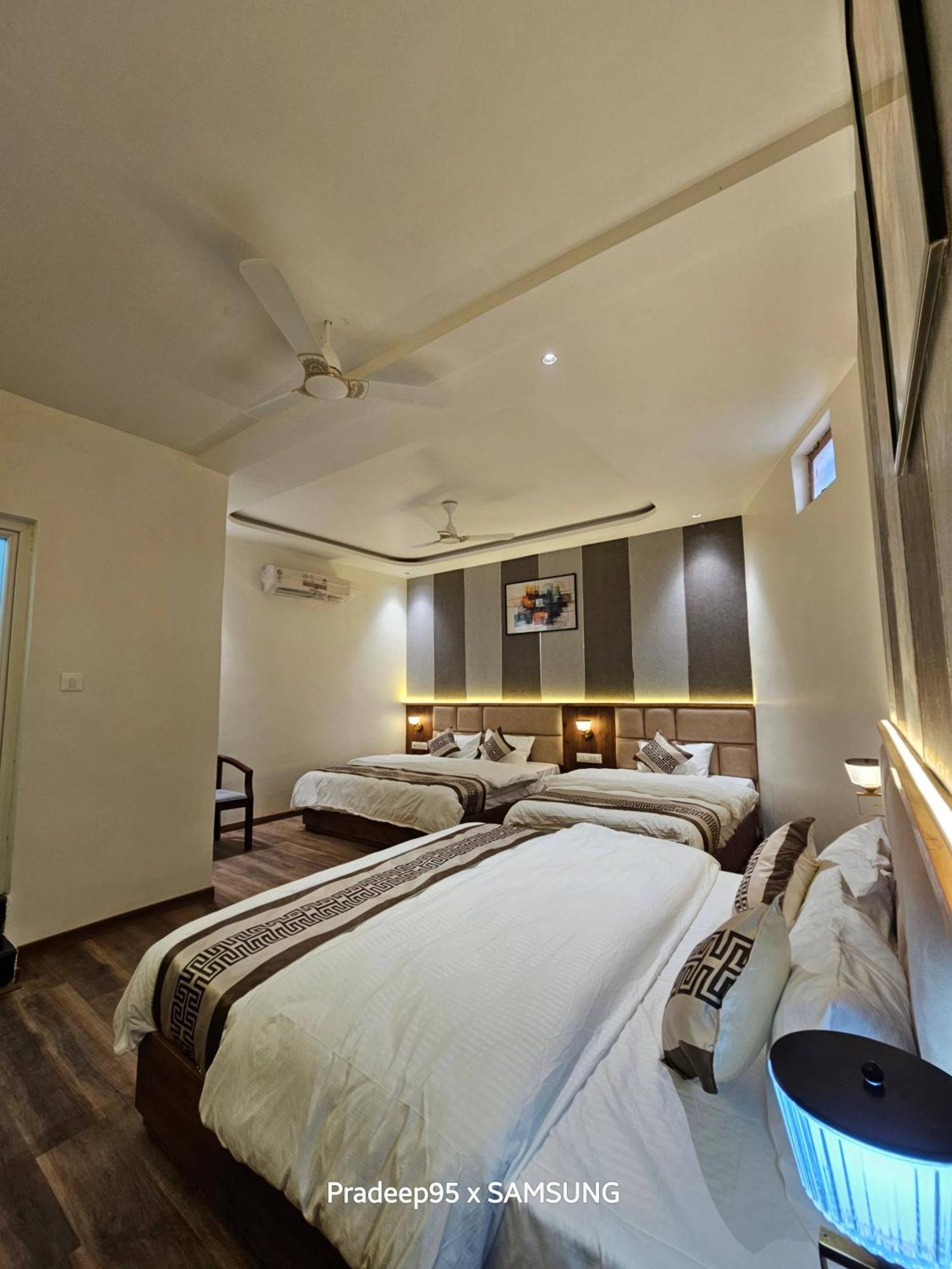 Hotel Fortune Ayodhya Exterior photo